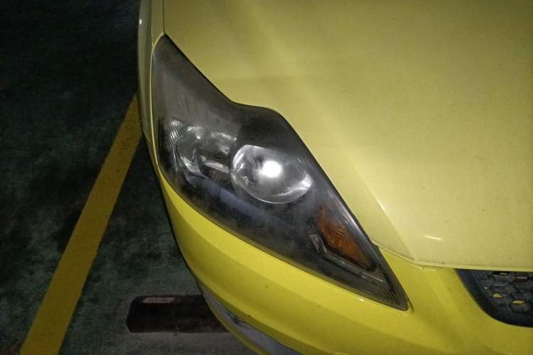 Used Ford Focus 2013 Hatchback Classic 1.8L Automatic Base Model Right Front Headlight