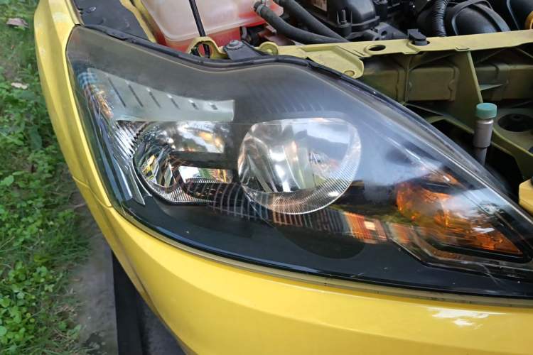 Used Ford Focus 2013 Hatchback Classic 1.8L Manual Base Model Right Front Headlight