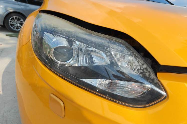 Used Ford Focus 2013 2.0T ST Orange Edition Right Front Headlight