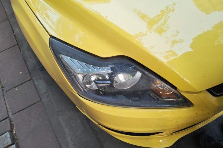 Used Ford Focus 2013 Hatchback Classic 1.8L Automatic Fashion Edition Right Front Headlight