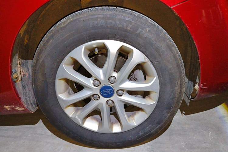 Used Ford Focus 2013 Hatchback Classic 1.8L Manual Base Model Right Front Wheel Hub