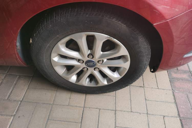Used Ford Focus 2013 Hatchback Classic 1.8L Manual Millionth Anniversary Edition Right Front Wheel Hub