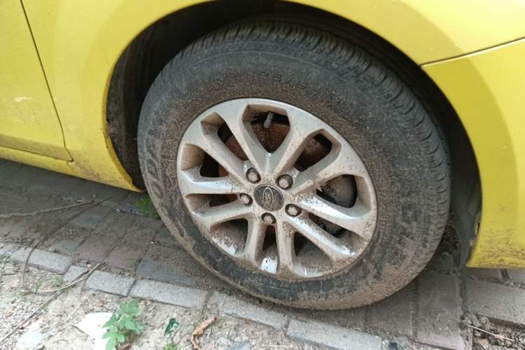 Used Ford Focus 2013 Hatchback Classic 1.8L Manual Base Model Right Front Wheel Hub