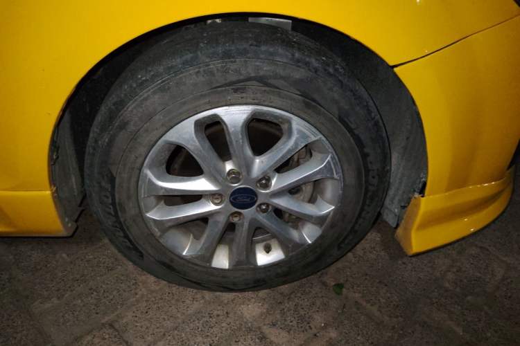 Used Ford Focus 2013 Hatchback Classic 1.8L Manual Base Model Right Front Wheel Hub