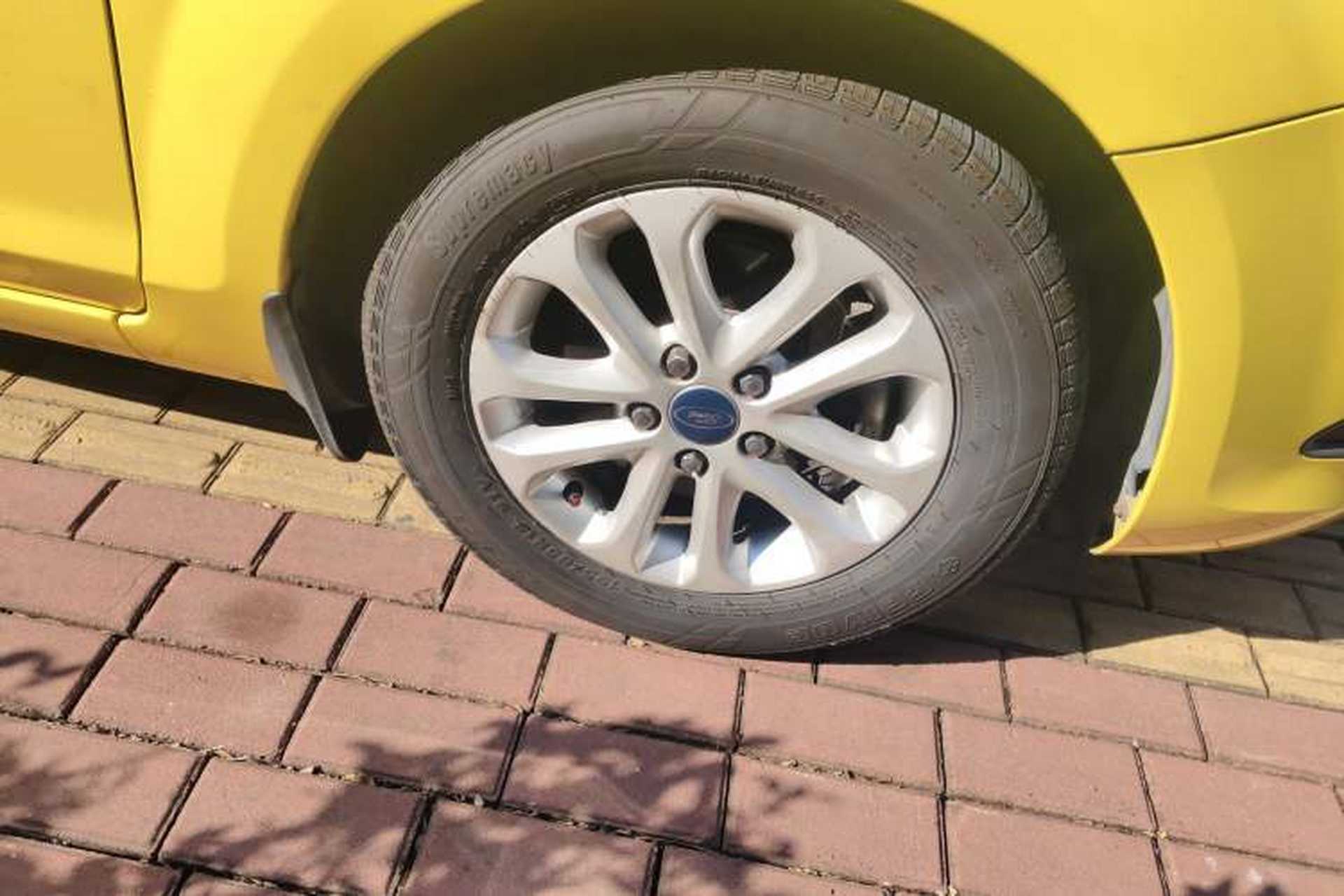 Used Ford Focus 2013 Hatchback Classic 1.8L Manual Base Model Right Front Wheel Hub