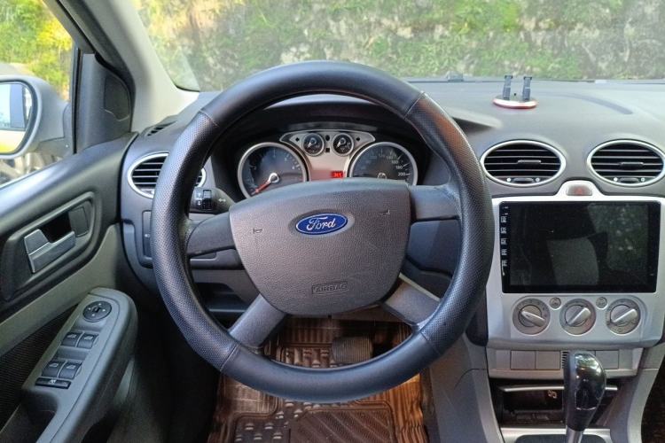 Used Ford Focus 2013 Hatchback Classic 1.8L Automatic Base Model Steering Wheel
