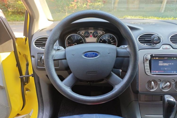 Used Ford Focus 2013 Hatchback Classic 1.8L Automatic Base Model Steering Wheel