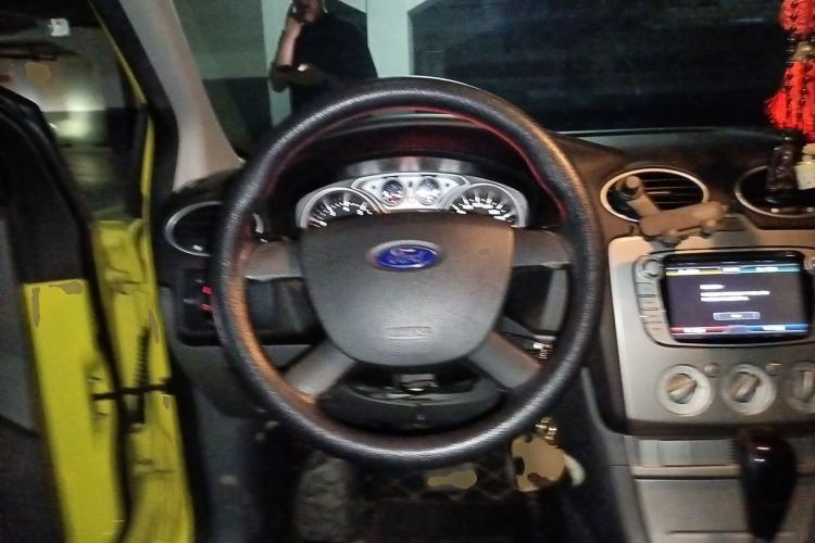 Used Ford Focus 2013 Hatchback Classic 1.8L Automatic Base Model Steering Wheel