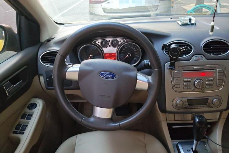 Used Ford Focus 2013 Hatchback Classic 1.8L Automatic Fashion Edition Steering Wheel