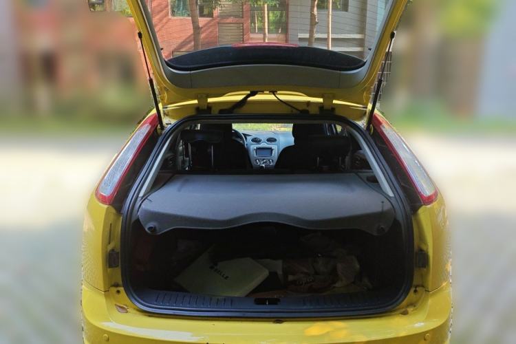 Used Ford Focus 2013 Hatchback Classic 1.8L Automatic Base Model Trunk