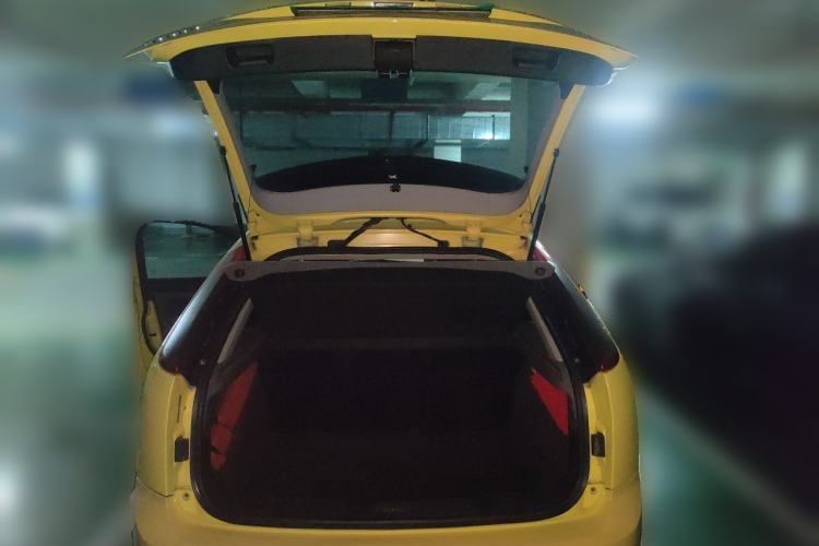 Used Ford Focus 2013 Hatchback Classic 1.8L Manual Base Model Trunk