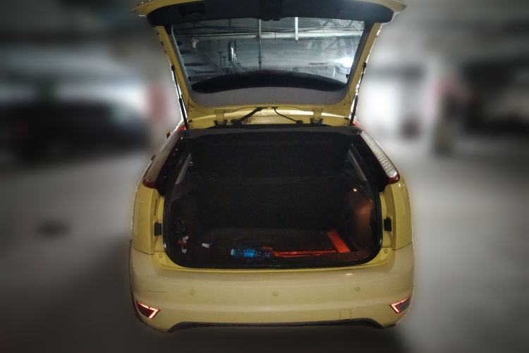 Used Ford Focus 2013 Hatchback Classic 1.8L Automatic Fashion Edition Trunk