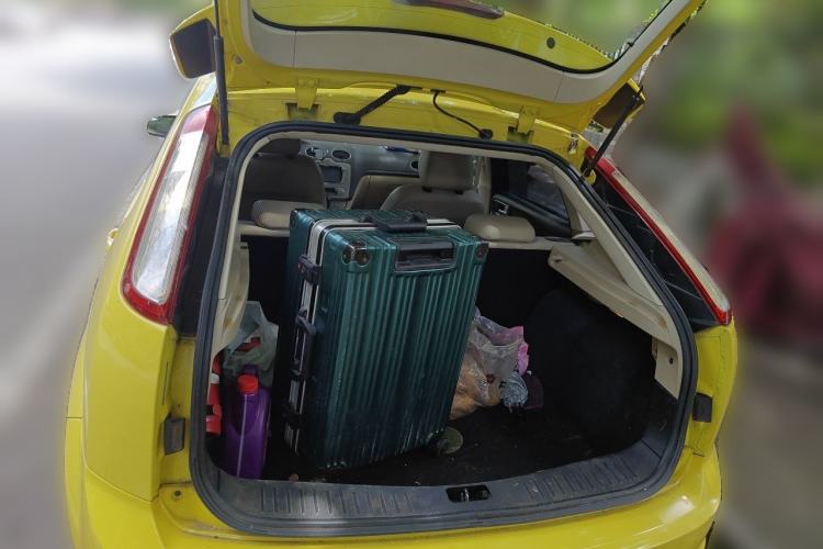 Used Ford Focus 2013 Hatchback Classic 1.8L Automatic Fashion Edition Trunk