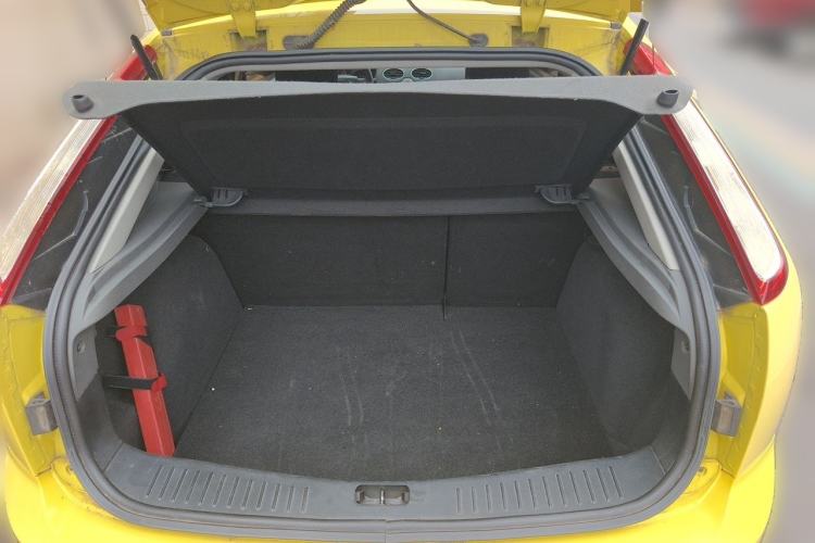 Used Ford Focus 2013 Hatchback Classic 1.8L Automatic Base Model Trunk