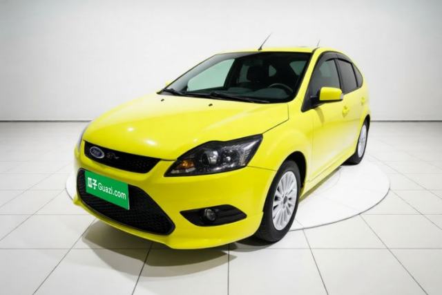 Ojetý Ford Focus 2013 Hatchback Classic 1.8L Manual Fashion Edition