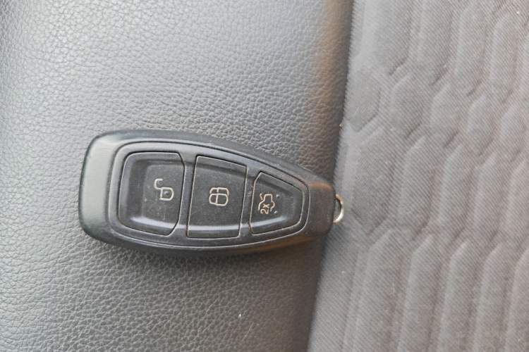 Used Ford Focus 2013 2.0T ST Orange Edition Vehicle Key