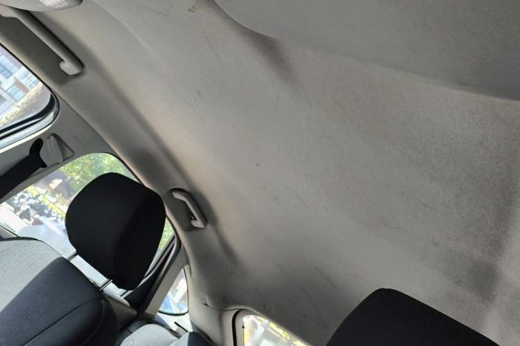 Used Ford Focus 2014 Hatchback Classic 1.8L Manual in Cool White Collector's Edition Headliner