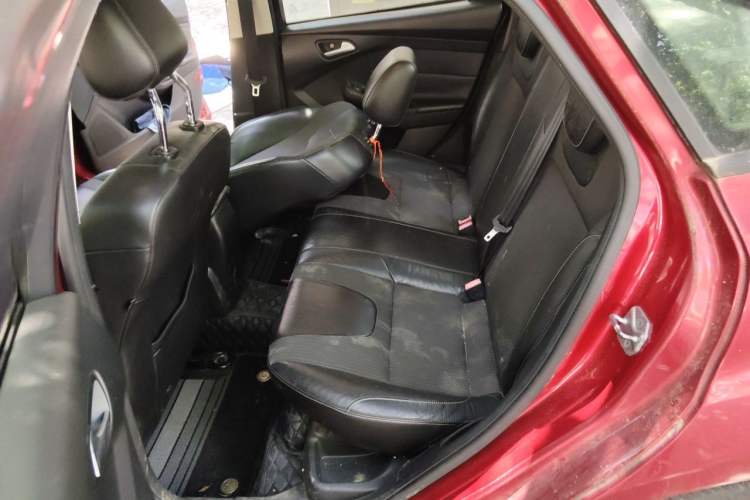 Used Ford Focus 2014 Hatchback Classic 1.8L Manual in Cool White Collector's Edition Left Rear Seat