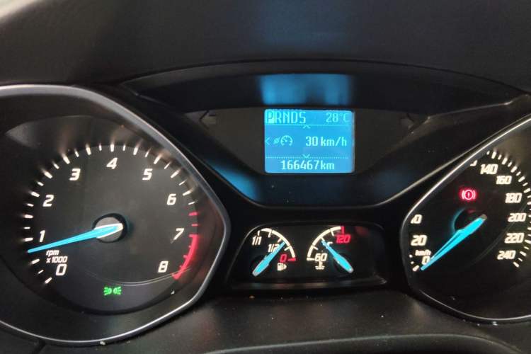 Used Ford Focus 2014 Hatchback Classic 1.8L Manual in Cool White Collector's Edition Odometer Close Up
