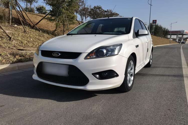 Used Ford Focus 2014 Hatchback Classic 1.8L Automatic Cool White Collector's Edition Guazi used car, China used car export, Used car for sale, Used  cars, Cheapest cars for sale