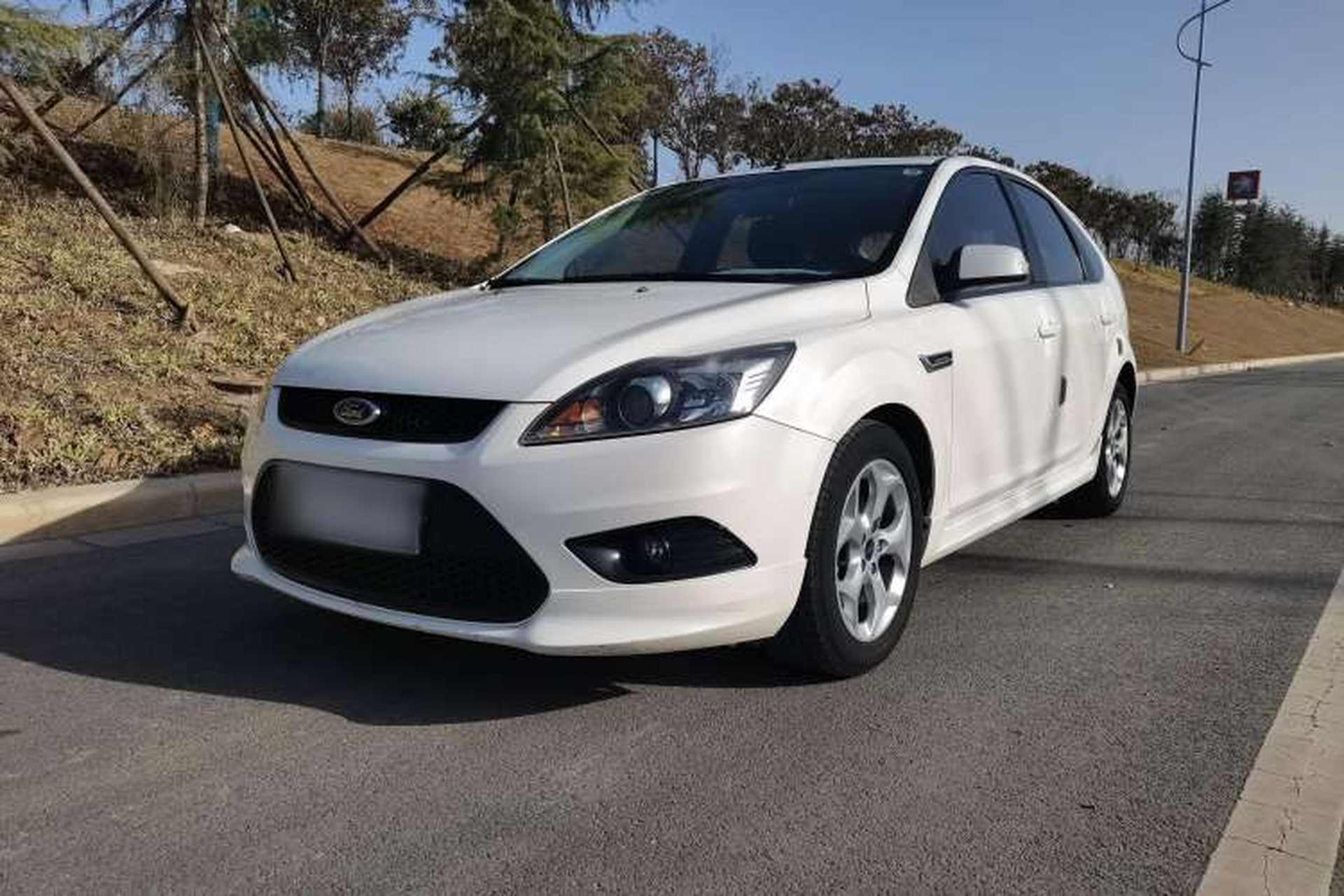 Used Ford Focus 2014 Hatchback Classic 1.8L Automatic Cool White Collector's Edition Exterior 1