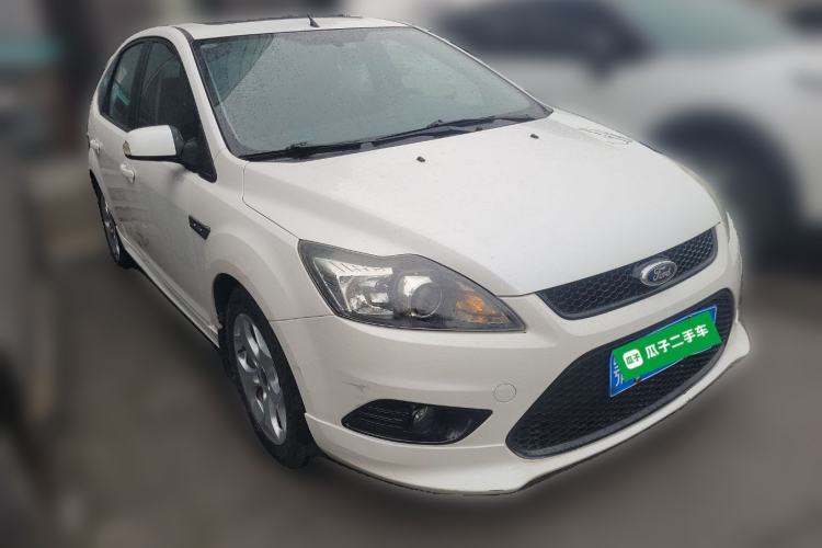 Used Ford Focus 2014 Hatchback Classic 1.8L Automatic Cool White Collector's Edition Exterior 2
