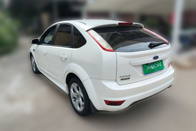 Used Ford Focus 2014 Hatchback Classic 1.8L Automatic Cool White Collector's Edition Exterior 2