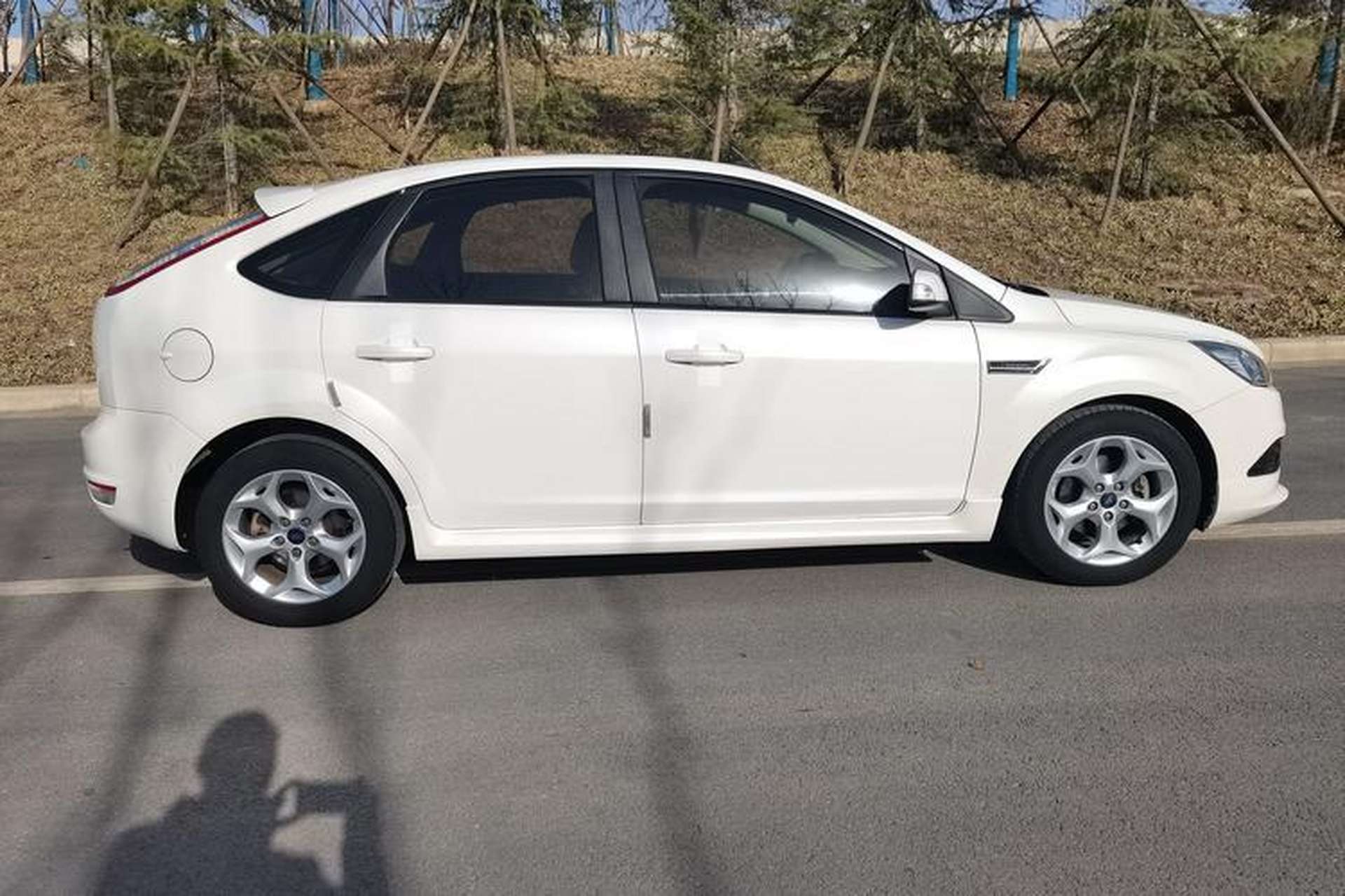 Used Ford Focus 2014 Hatchback Classic 1.8L Automatic Cool White Collector's Edition Exterior 4
