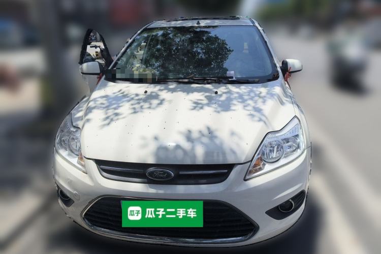 Used Ford Focus 2014 Hatchback Classic 1.8L Automatic Cool White Collector's Edition Front