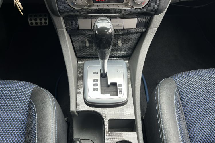 Used Ford Focus 2014 Hatchback Classic 1.8L Automatic Cool White Collector's Edition Gear Lever