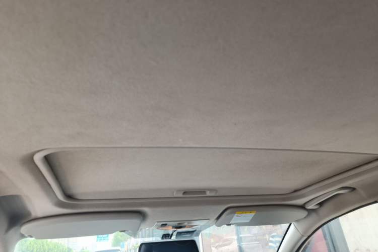 Used Ford Focus 2014 Hatchback Classic 1.8L Automatic Cool White Collector's Edition Headliner