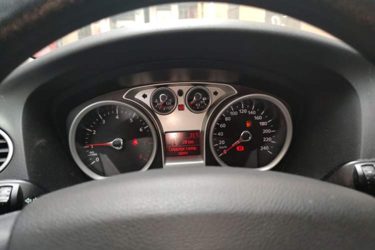 Used Ford Focus 2014 Hatchback Classic 1.8L Automatic Cool White Collector's Edition Instrument Cluster