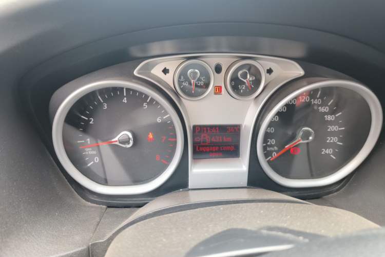 Used Ford Focus 2014 Hatchback Classic 1.8L Automatic Cool White Collector's Edition Instrument Cluster