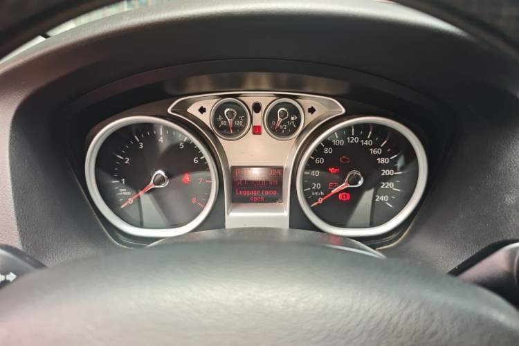 Used Ford Focus 2014 Hatchback Classic 1.8L Automatic Cool White Collector's Edition Instrument Cluster