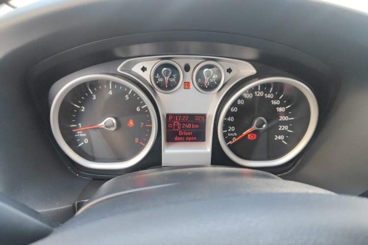 Used Ford Focus 2014 Hatchback Classic 1.8L Automatic Cool White Collector's Edition Instrument Cluster