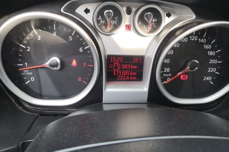 Used Ford Focus 2014 Hatchback Classic 1.8L Manual in Cool White Collector's Edition Odometer Close Up