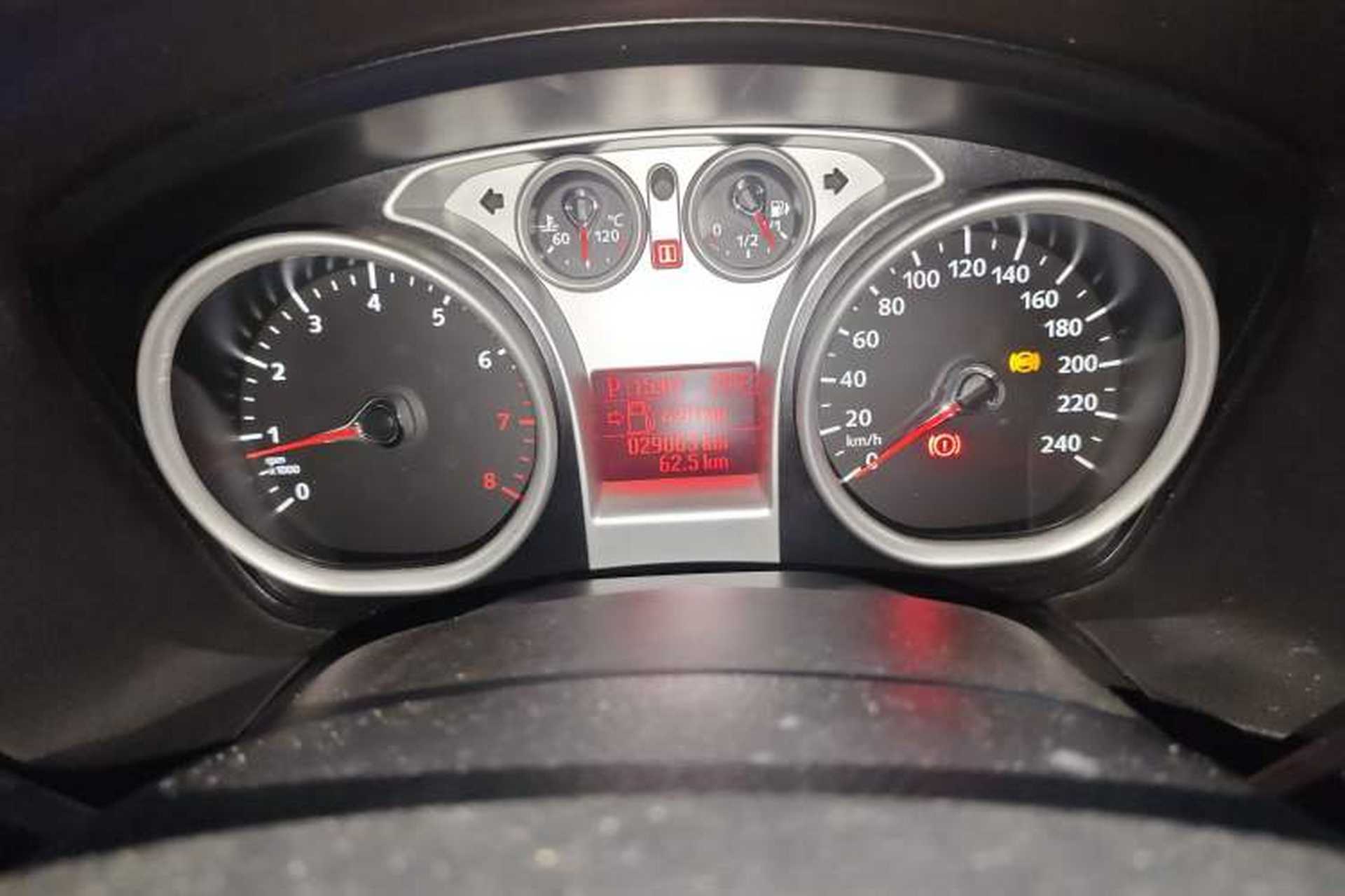 Used Ford Focus 2014 Hatchback Classic 1.8L Automatic Cool White Collector's Edition Odometer Close Up