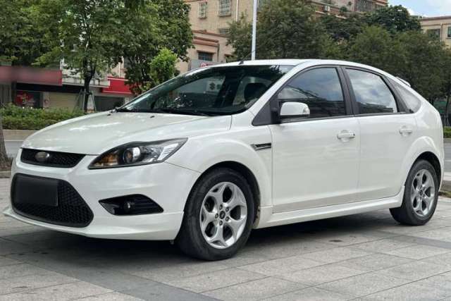 Used Ford Focus 2014 Hatchback Classic 1.8L Automatic Cool White Collector's Edition