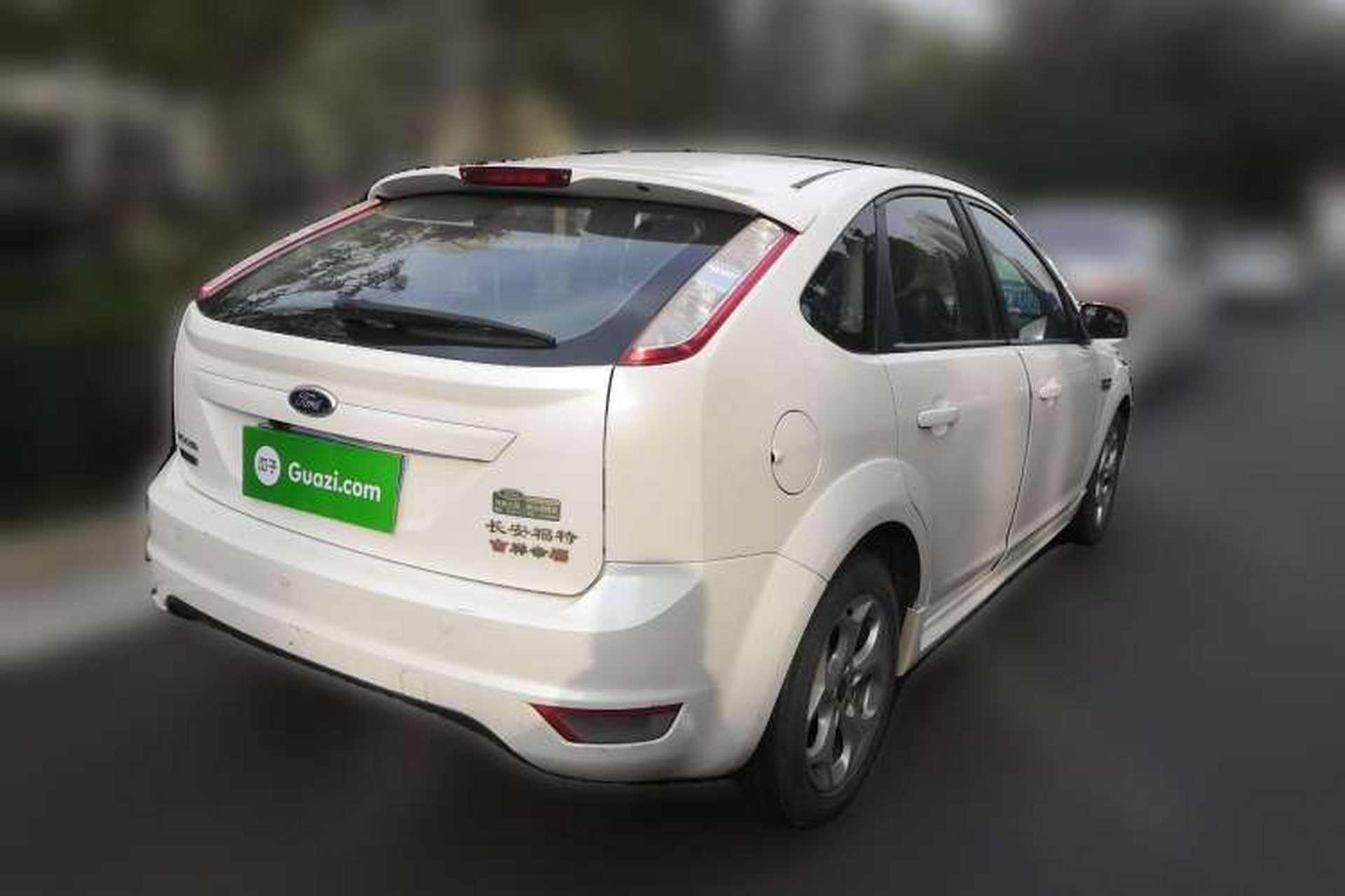 Used Ford Focus 2014 Hatchback Classic 1.8L Manual in Cool White Collector's Edition Rear Right 45 Deg