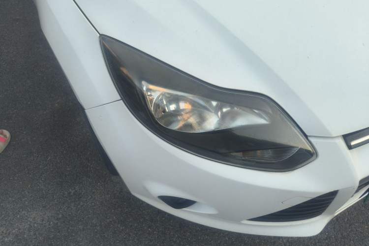 Used Ford Focus  Right Front Headlight
