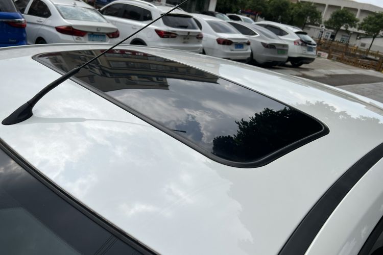 Used Ford Focus 2014 Hatchback Classic 1.8L Automatic Cool White Collector's Edition Roof