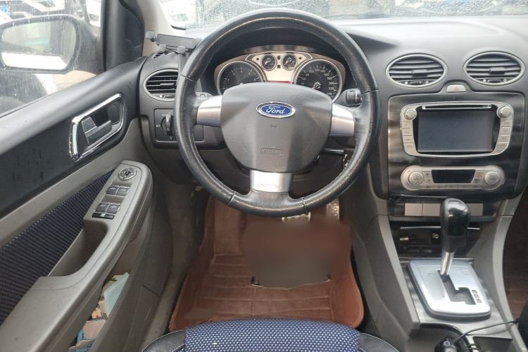 Used Ford Focus 2014 Hatchback Classic 1.8L Automatic Cool White Collector's Edition Steering Wheel