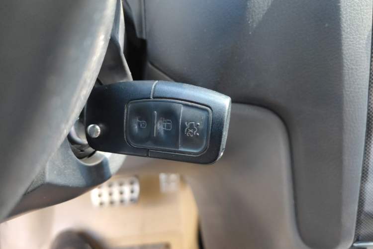 Used Ford Focus 2014 Hatchback Classic 1.8L Automatic Cool White Collector's Edition Vehicle Key