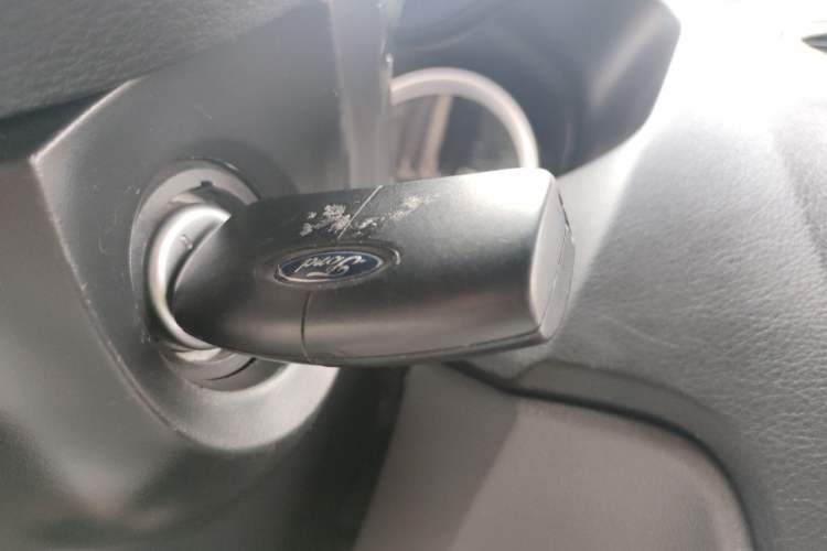 Used Ford Focus 2014 Hatchback Classic 1.8L Automatic Cool White Collector's Edition Vehicle Key
