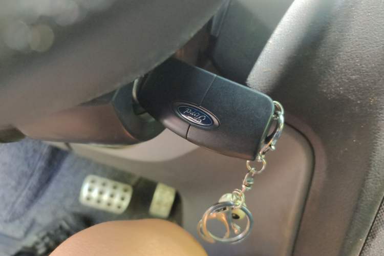 Used Ford Focus 2014 Hatchback Classic 1.8L Automatic Cool White Collector's Edition Vehicle Key