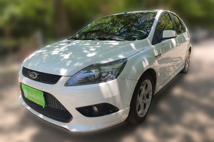 Used Ford Focus 2014 Hatchback Classic 1.8L Automatic Cool White Collector's Edition Guazi used car, China used car export, Used car for sale, Used  cars, Cheapest cars for sale