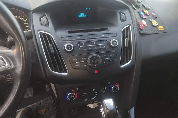 Used Ford Focus 2015 Sedan 1.6L Automatic Trend Model Audio And AC Panel