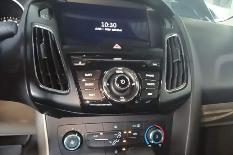 Used Ford Focus 2015 Sedan 1.6L Automatic Comfort Model Audio And AC Panel