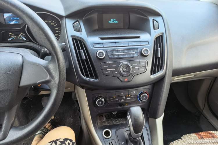Used Ford Focus 2015 Sedan 1.6L Automatic Comfort Model Audio And AC Panel