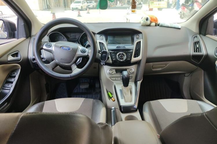 Used Ford Focus 2015 Sedan 1.6L Automatic Trend Model Center Console
